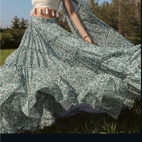Floral Green & White Skirt (Lehenga) Rent due Taking best offers immediately! - Picture 1 of 9
